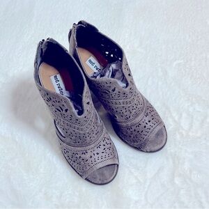 Not Rated Brown Ankle Boots with Elegant Detailing sz 6M NEW